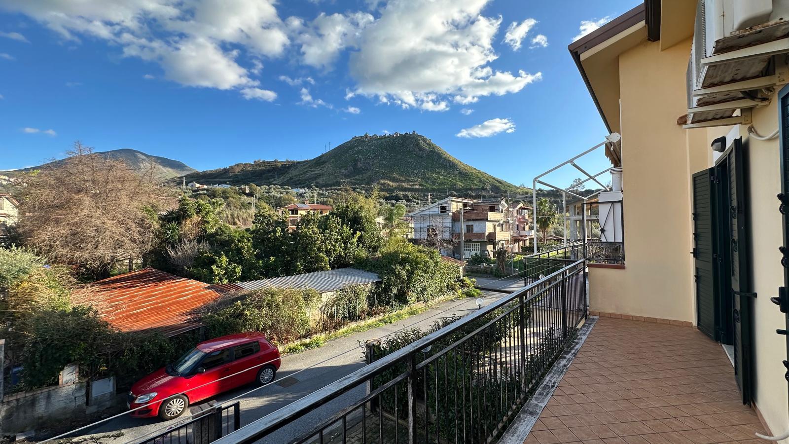 duża nieruchomość na sprzedaż niedaleko plaży w miasteczku Diamante