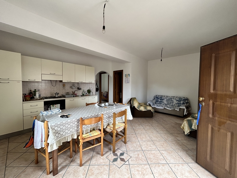 duża nieruchomość z tarasem na sprzedaż w Falerna na południu Włoch