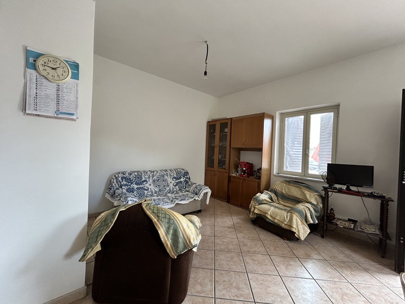 nowa-nieruchomość-z-tarasem-na-sprzedaż-w-nadmorskiej-falerna-we-włoszech