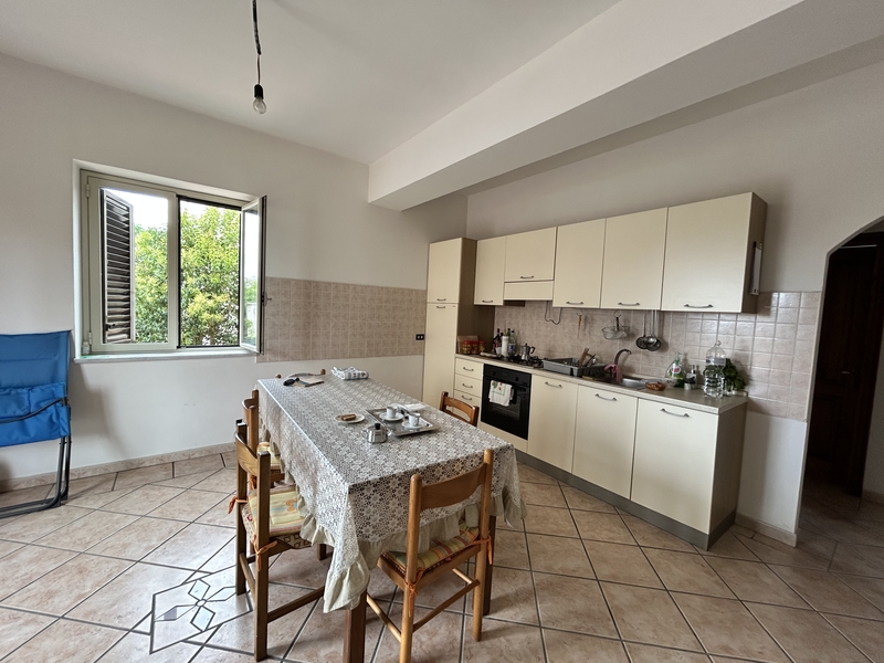 duże mieszkanie z tarasem na sprzedaż w Kalabrii w miejscowości Falerna