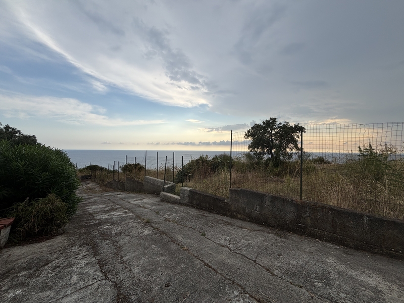 urokliwa willa z patio i tarasem na dachu w san nicola arcella we włoszech
