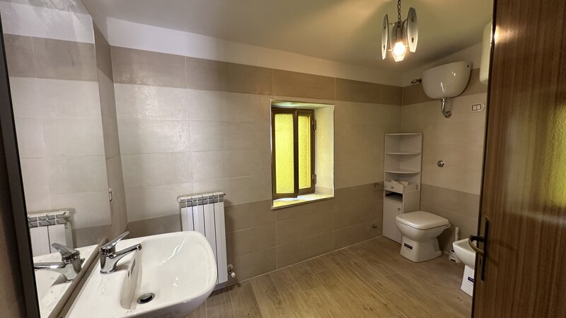 na sprzedaż odnowiona nieruchomość w centrum paola w kalabrii