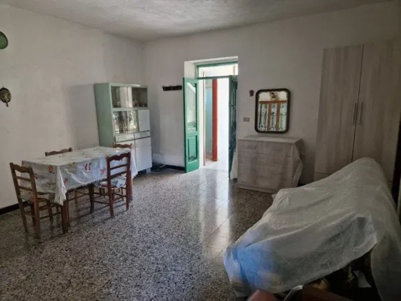 mieszkanie z duszą na sprzedaż w miasteczku acquappesa na południu włoch