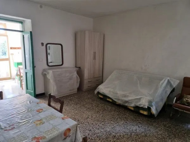 apartament na sprzedaż na starówce acquappesa w kalabrii