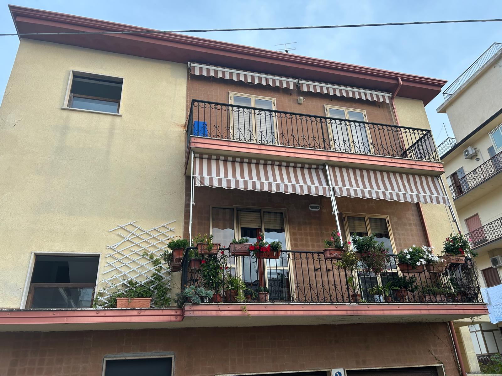 wygodne mieszkanie blisko plaży na sprzedaż w belvedere marittimo na południu włoch