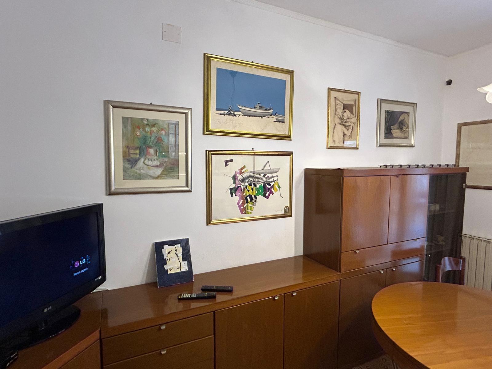 wygodna nieruchomość z garażem na sprzedaż w belvedere marittimo w kalabrii