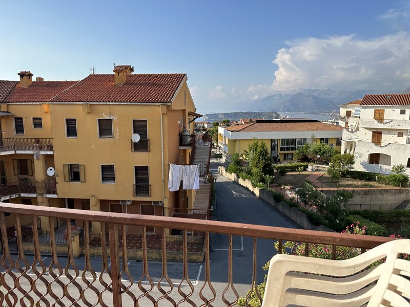 komfortowe mieszkanie na sprzedaz w poludniowych Wloszech