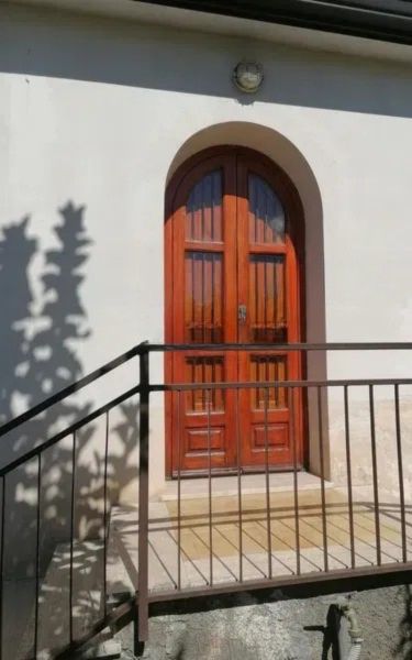 ładne dwupoziomowe mieszkanie na sprzedaż w paola w kalabrii