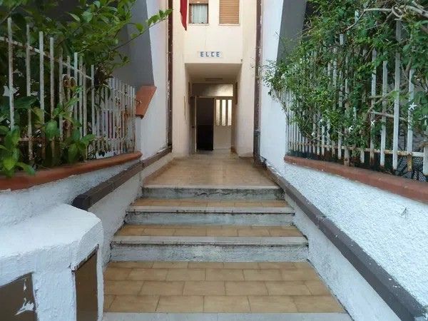 przytulna nieruchomość z balkonem na sprzedaż w scalea we włoszech