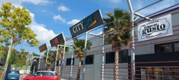 przestronna nieruchomość na sprzedaż w południowych Włoszech