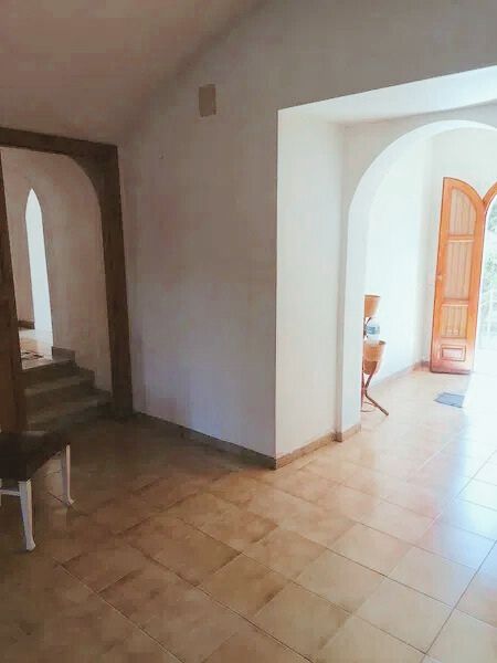 przytulne dwupoziomowe mieszkanie na sprzedaż w paola na południu włoch