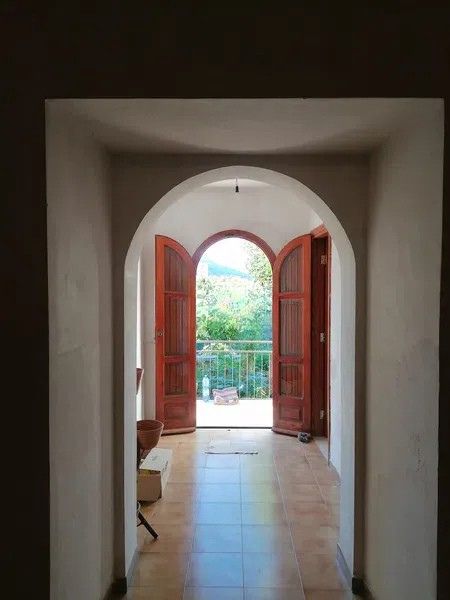 komfortowa nieruchomość z trzema sypialniami na sprzedaż w paola w kalabrii