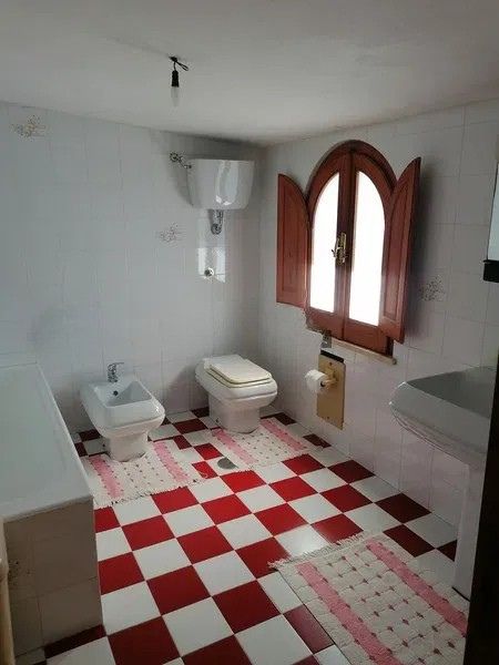 ładne mieszkanie z ogrodem na sprzedaż w paola w kalabrii