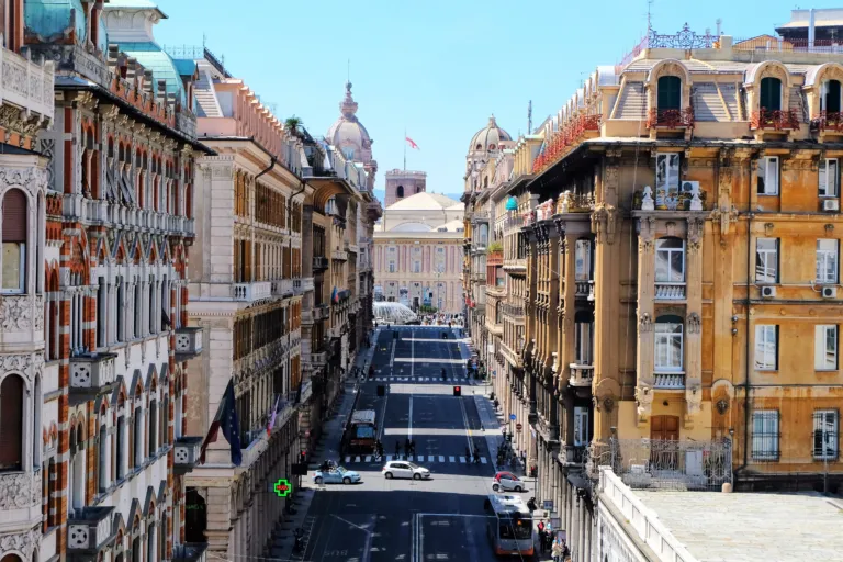 nowoczesny apartament typu studio z w pełni wyposażoną kuchnią na sprzedaż w centrum Genoa we Włoszech