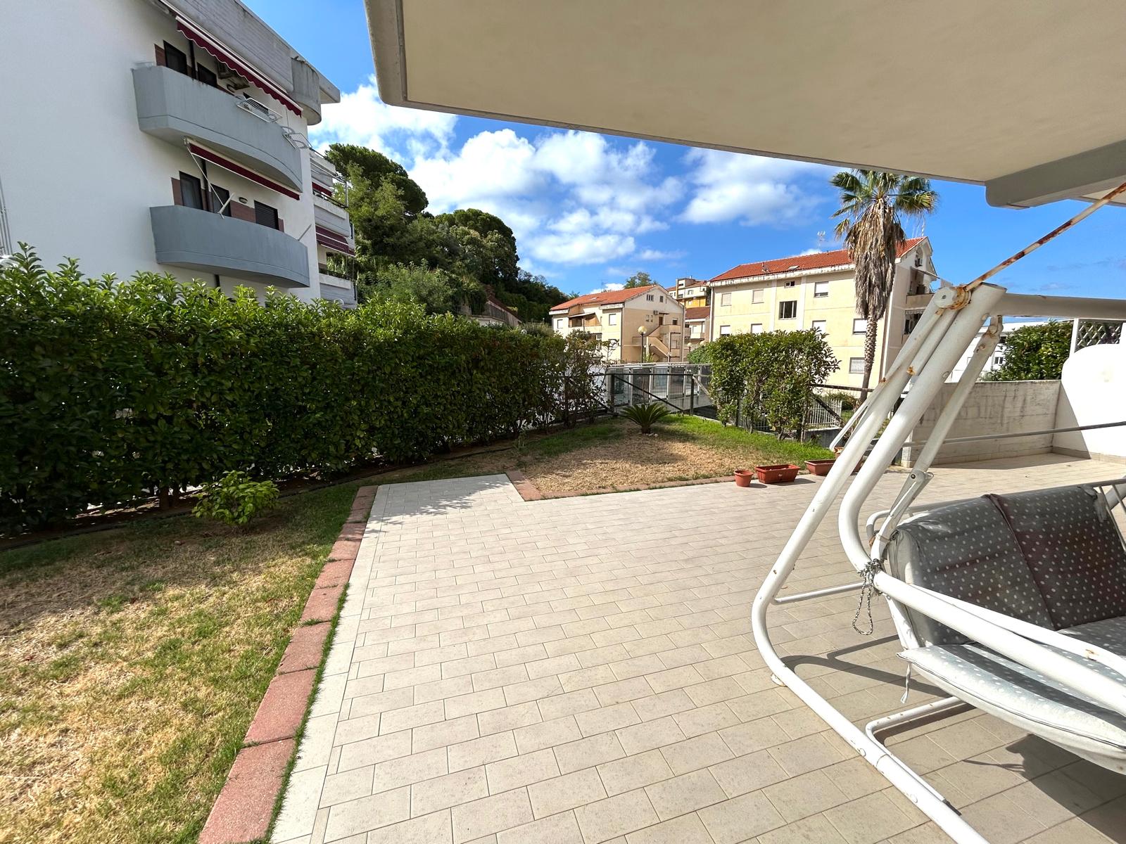 Mieszkanie na sprzedaż – z ogrodem we Włoszech Mieszkanie na sprzedaż z ogrodem we Włoszech