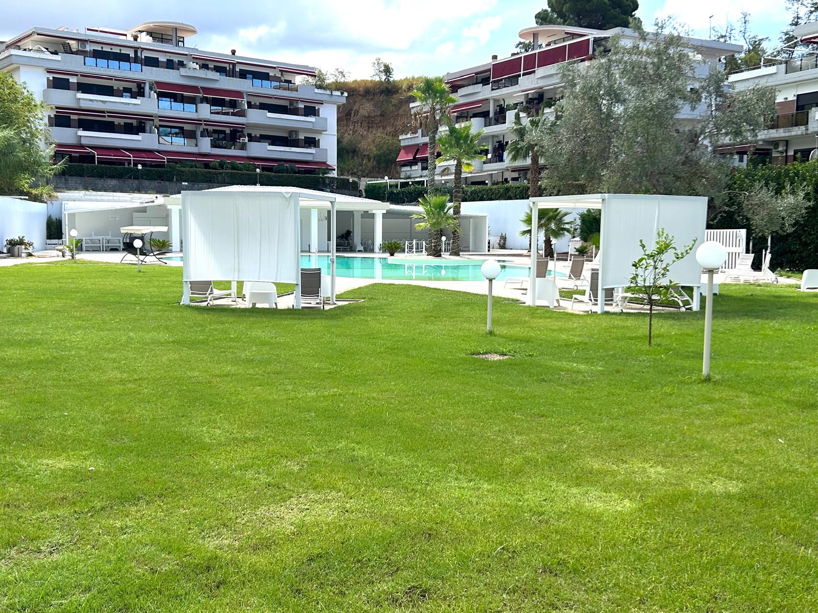 Mieszkanie na sprzedaż z basenem w Belvedere Marittimo