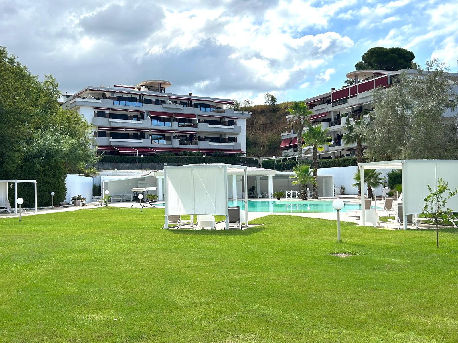 Mieszkanie- na- sprzedaż – w- ogrodzie- we Włoszech Mieszkanie na sprzedaż w ogrodzie we Włoszech