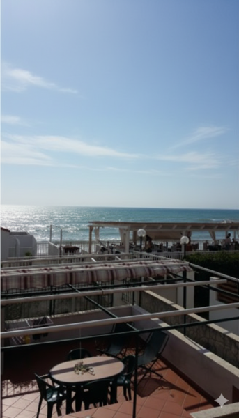 ładne mieszkanie z ogrodem na sprzedaż blisko plaży w mieście Belvedere Marittimo we Włoszech