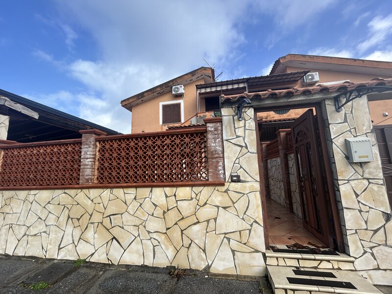 duże mieszkanie na sprzedaż z dużym tarasem w scalei w kalabrii