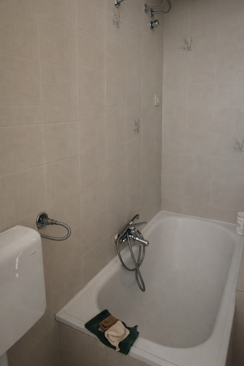 komfortowe mieszkanie na sprzedaż blisko sklepów w centrum Scalea w południowych Włoszech