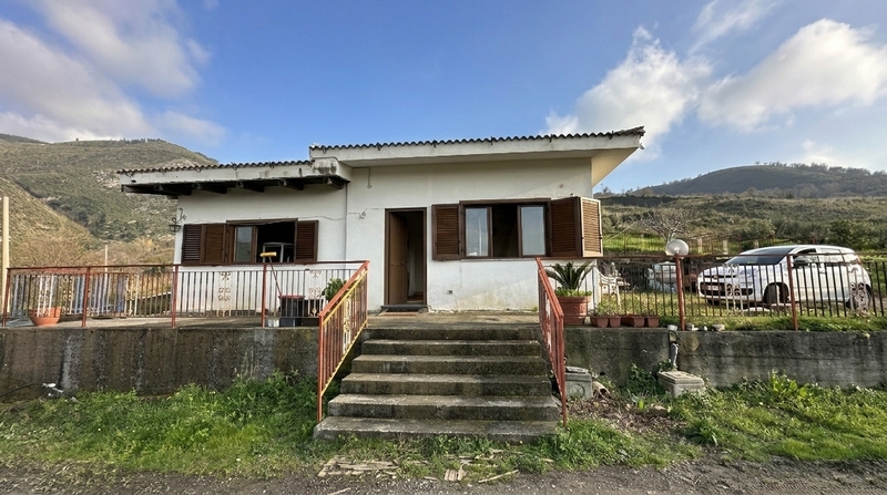 zadbany dom na sprzedaż w san nicola arcella we włoszech