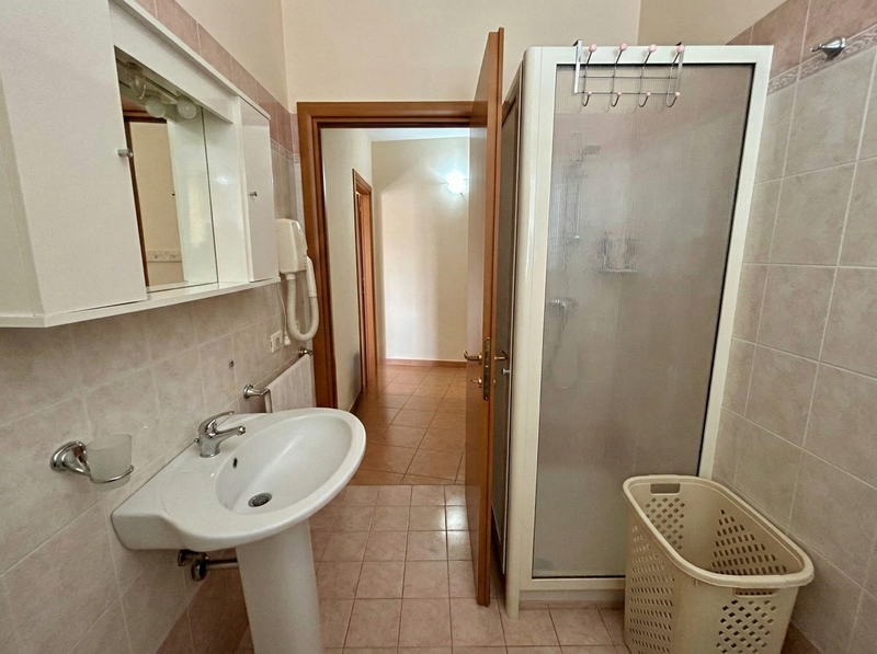 ładna nieruchomość na sprzedaż na ogrodzonym osiedlu w południowych Włoszech