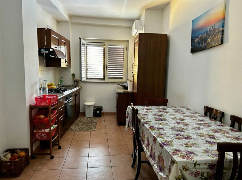 przestronne mieszkanie na sprzedaż 2 minuty od plaży w San Lucido we Włoszech