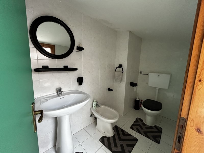 urocze mieszkanie z parkingiem i ogródkiem na sprzedaż w san nicola arcella w kalabrii