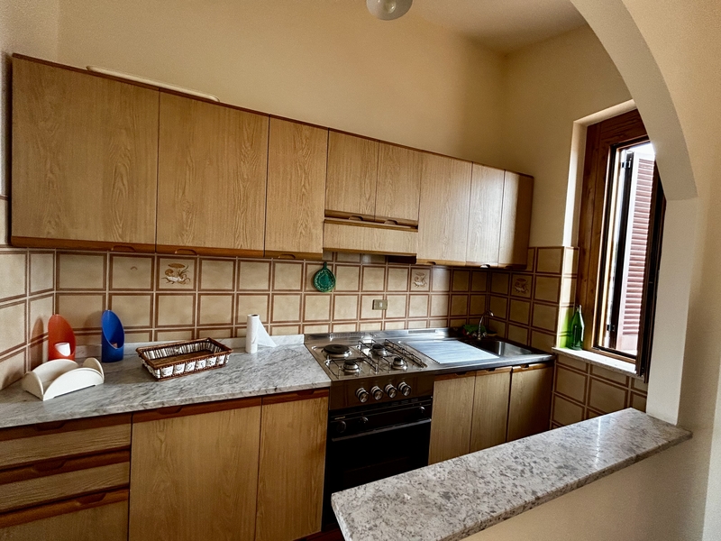 zadbana nieruchomość na sprzedaż z parkingiem w Scalea we Włoszech