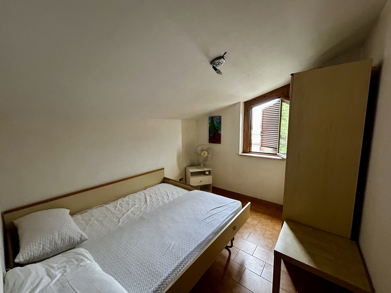 nieruchomość z 2 sypialniami na sprzedaż z widokiem na morze i góry w Scalea we Włoszech