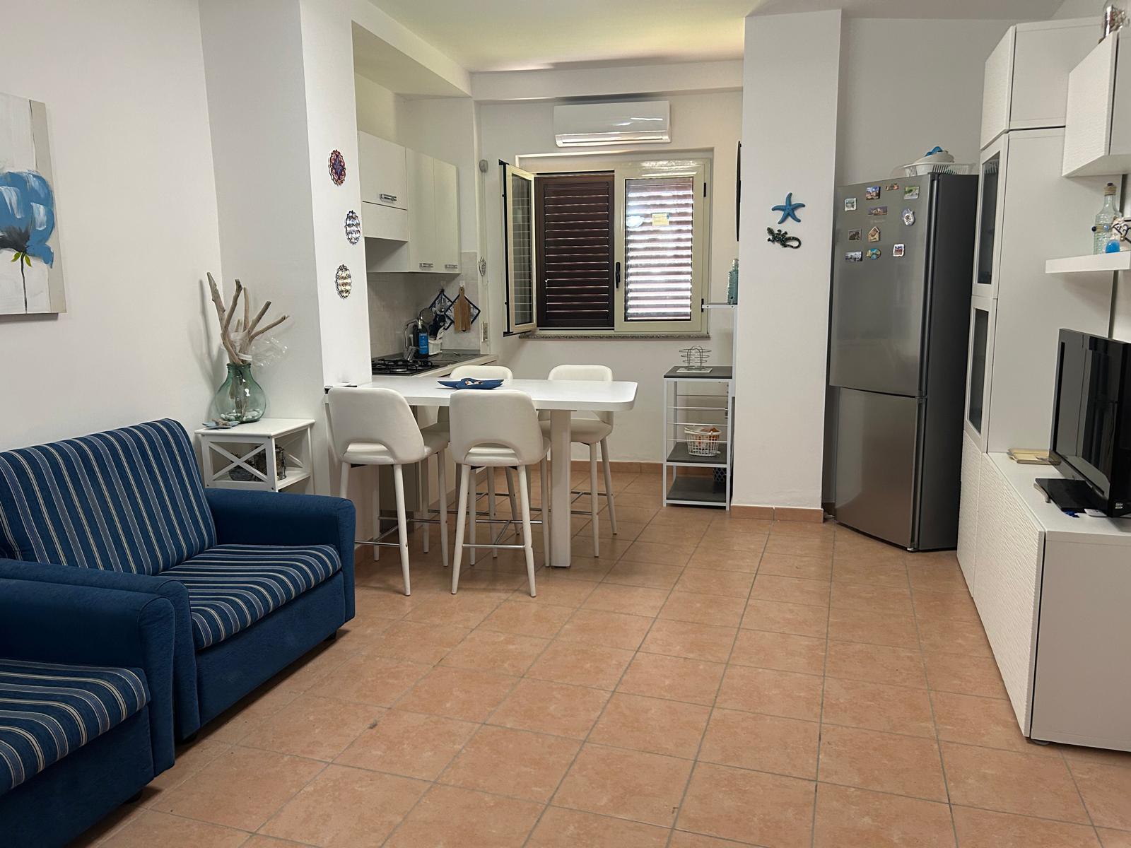 urokliwe mieszkanie na sprzedaż na osiedlu z basenami w miasteczku San Lucido we Włoszech