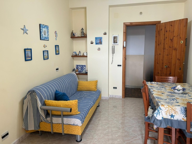 urokliwe mieszkanie na sprzedaż w Scalea we Włoszech