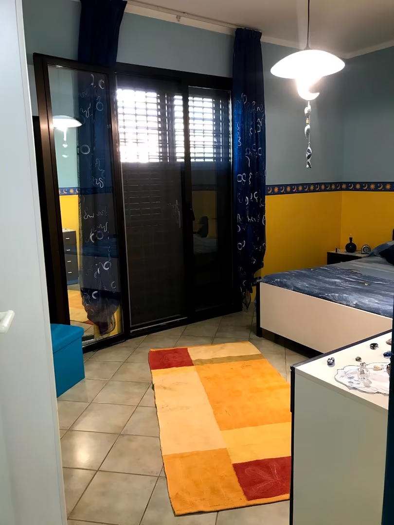 wyposażone mieszkanie na sprzedaż z ogródkiem w falerna w kalabrii