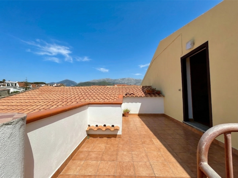 urocze mieszkanie na sprzedaż z dwoma tarasami w Kalabrii w Scalea