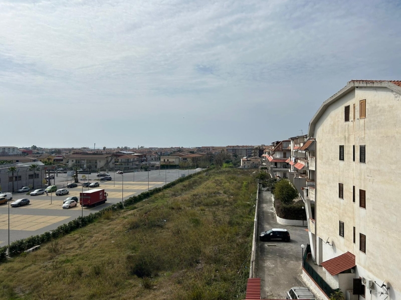 ładna nieruchomość na sprzedaż w nadmorskiej miejscowości Scalea we Włoszech