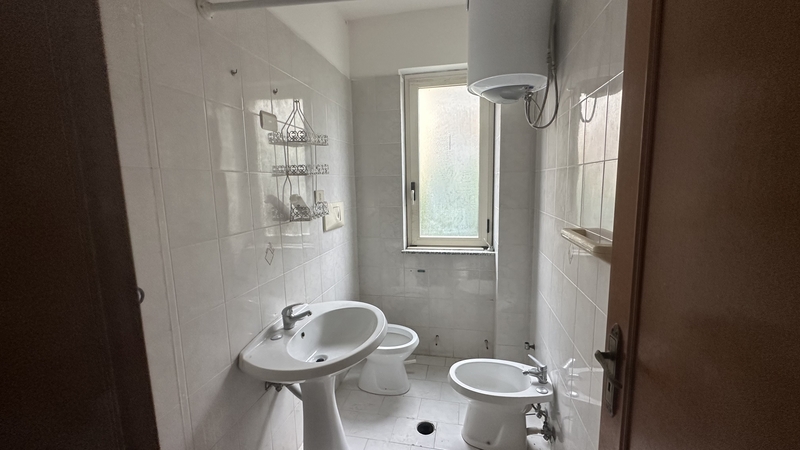 ładna nieruchomość na sprzedaż na strzeżonym osiedlu w amantea w kalabrii